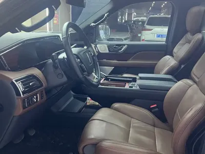 Lincoln Navigator
