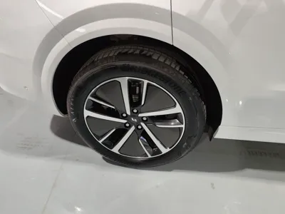 Li Auto L6