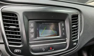 Chrysler 200