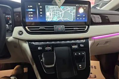 Hongqi HQ9