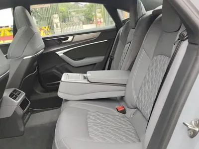 Audi A7L