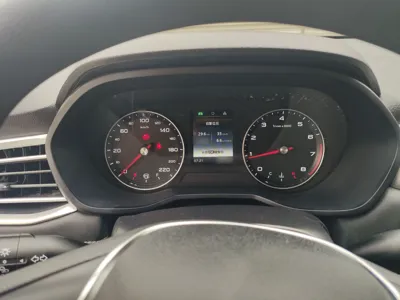 Roewe i5
