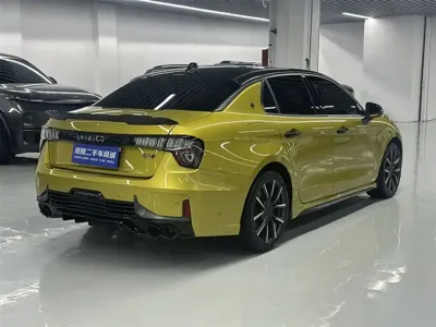 Lynk & Co 03