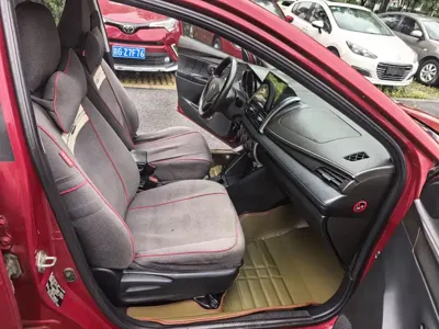 Toyota Yaris L