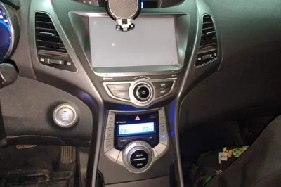Hyundai Elantra (5th Generation