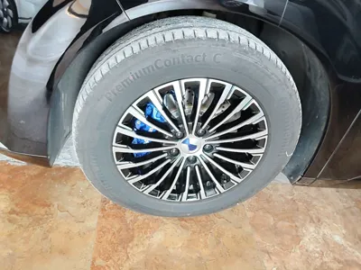 Denza D9