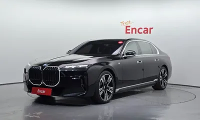 BMW i7