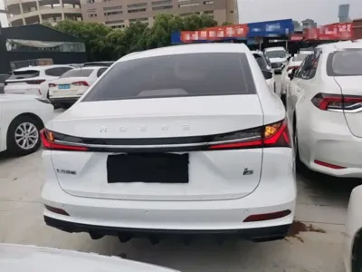 Roewe i5