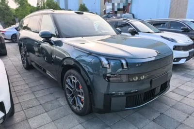 Lynk & Co 900