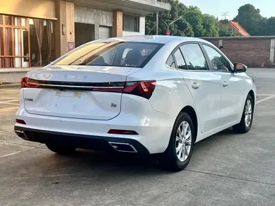Roewe i5