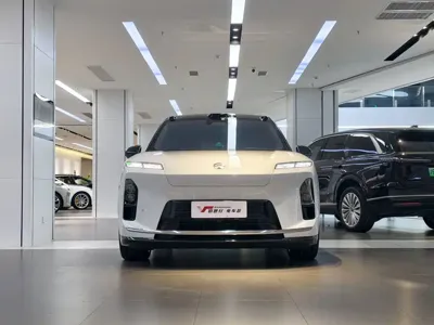 Nio ES8
