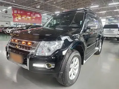 Mitsubishi Pajero (Import)