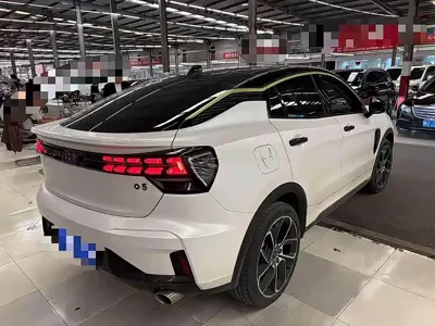 Lynk & Co 05