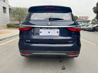 BYD MAX