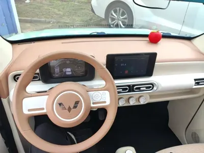 Wuling MINIEV