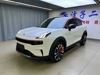 Lynk & Co 06