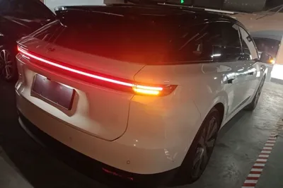 Li Auto Li Auto i6