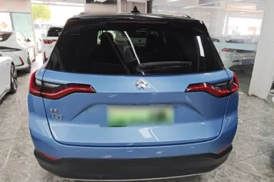 Nio ES8
