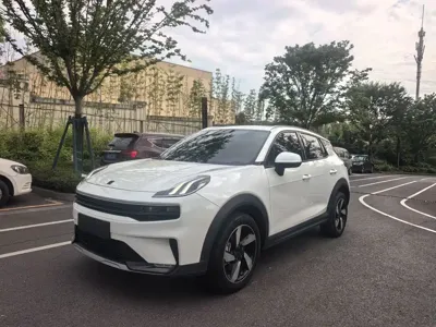 Lynk & Co 06 EM-P