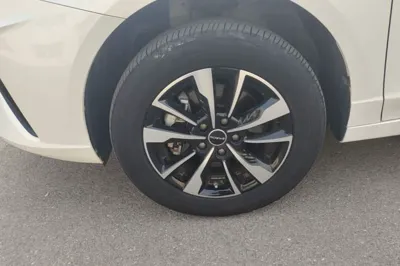 Roewe ei5