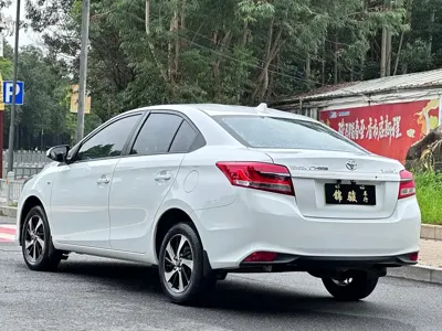 Toyota Yaris L