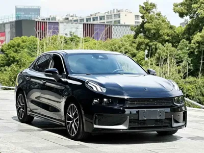 Lynk & Co 03