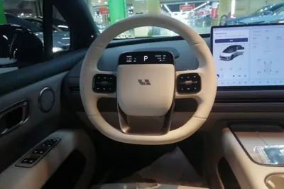 Li Auto Li Auto i6