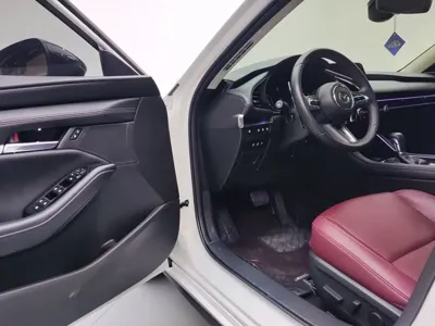 Mazda 3 Axela