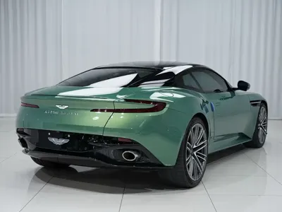 Aston Martin DB12