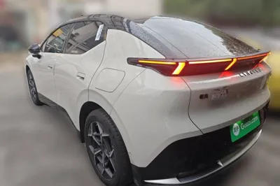 Lynk & Co Z20