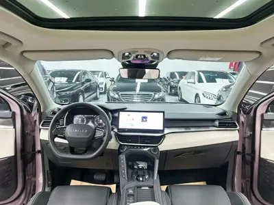 Lynk & Co 06