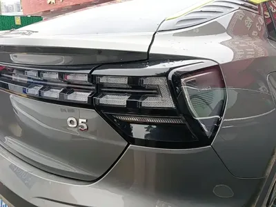 Lynk & Co 05