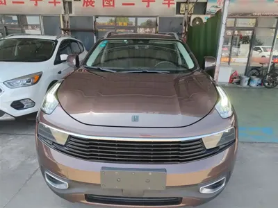 Lynk & Co 01