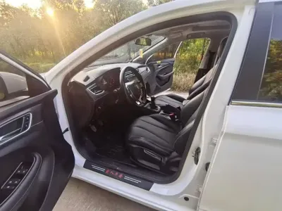Roewe i5