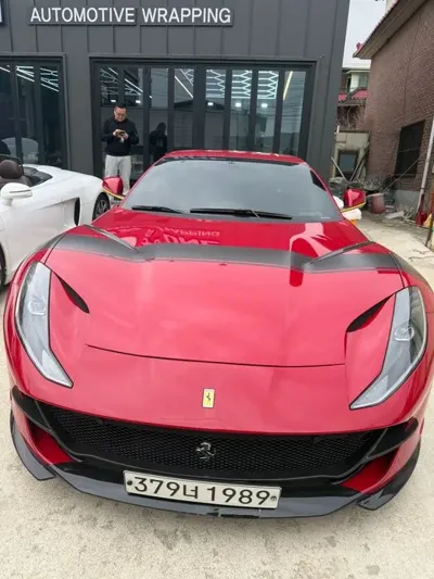 Ferrari 812