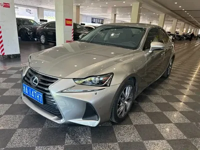 Lexus IS