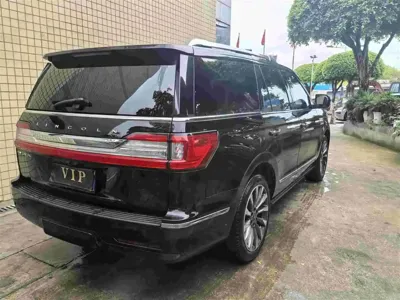 Lincoln Navigator