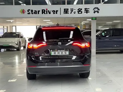 Nio ES8