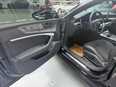 Audi A7L