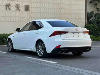 Lexus IS