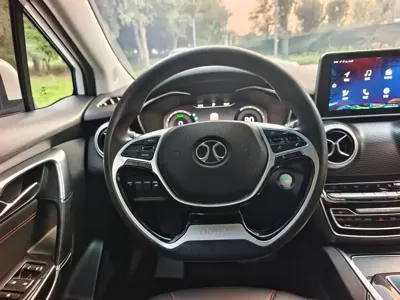 BAIC EU5
