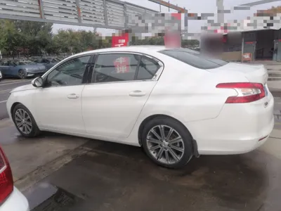 Peugeot 408
