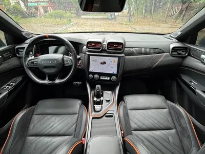 Lynk & Co 02 Hatchback