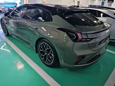Zeekr 001