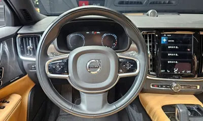 Volvo V90