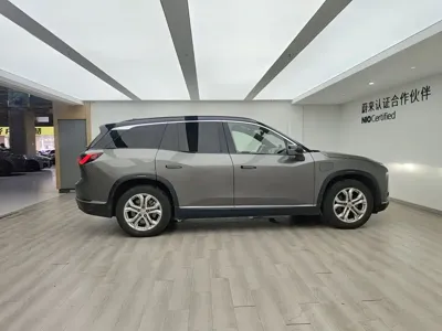 Nio ES8
