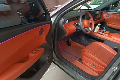 Hongqi HS6 PHEV