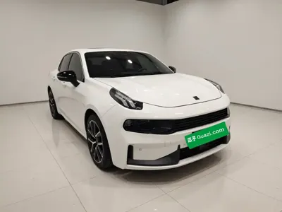 Lynk & Co 03