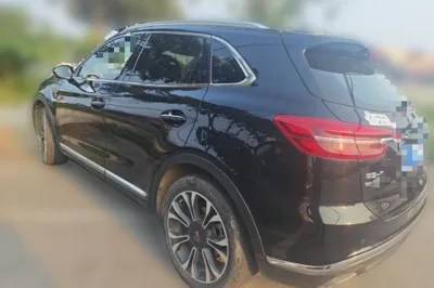 Hongqi HS5