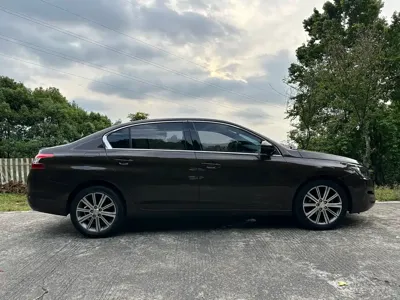 Peugeot 408